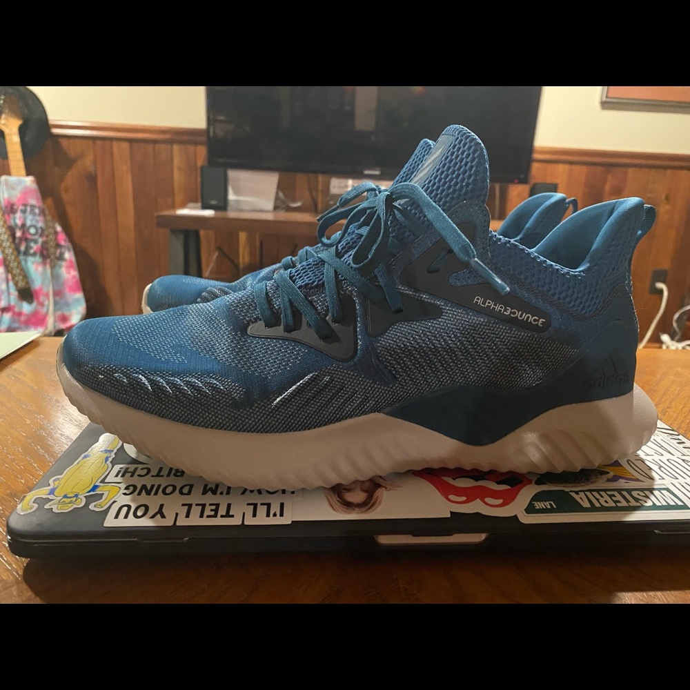Adidas Alpha bounce continental